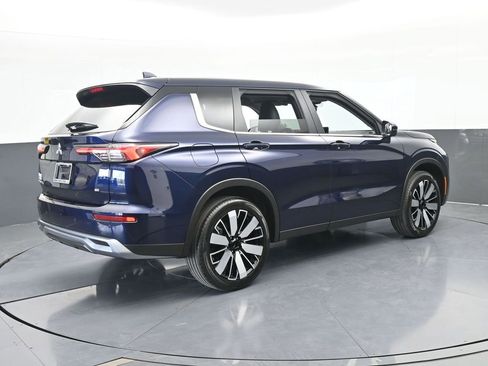 New 2026 Mitsubishi Outlander SE image 6