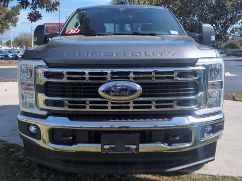 Used 2025 Ford F250 XLT w/ FX4 Off-Road Package image 3