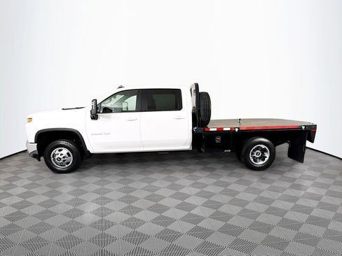 Used 2023 Chevrolet Silverado 3500 LT w/ Convenience Package AWD/4WD image 4