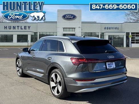 Used 2019 Audi e-tron Prestige w/ Prestige Package image 6