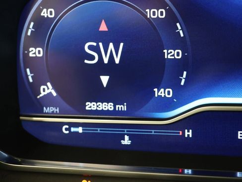 Used 2023 Chevrolet Suburban Premier image 19