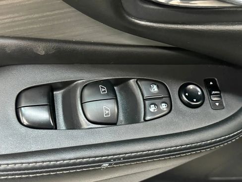 Used 2016 Nissan Murano SV image 26