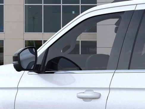 New 2025 Ford Expedition Active image 20