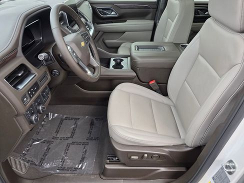 Used 2024 Chevrolet Tahoe LT w/ Luxury Package AWD/4WD image 9