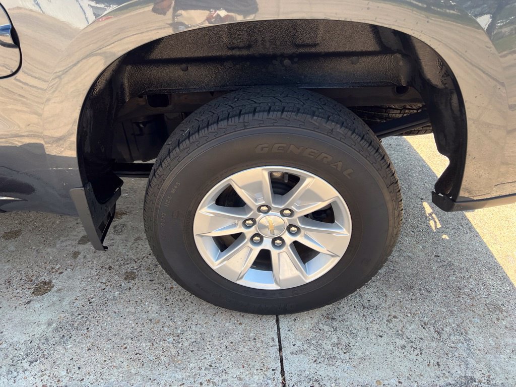 Used 2022 Chevrolet Silverado 1500 LT AWD/4WD image 6