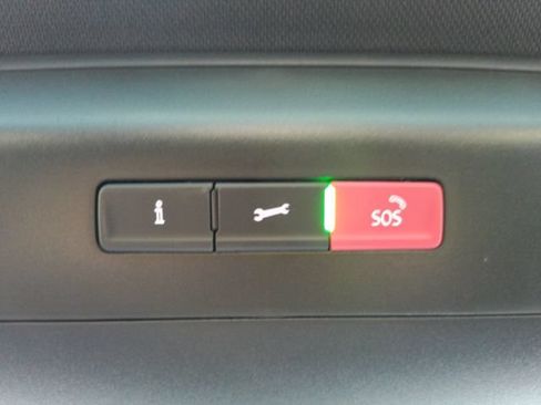 Used 2021 Volkswagen Atlas Cross Sport SE FWD image 50