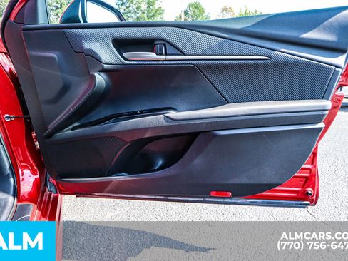 Used 2025 Toyota Camry SE image 49