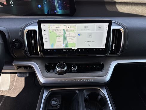 Used 2025 Ford Expedition Max Platinum image 22