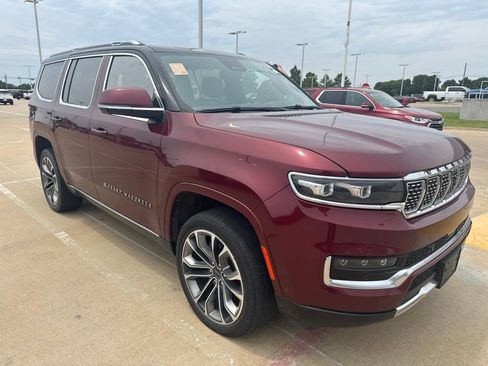 Used 2022 Jeep Grand Wagoneer Series III AWD/4WD image 4