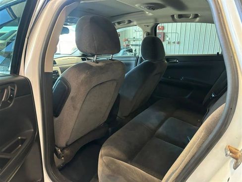 Used 2016 Chevrolet Impala LT w/ LT Sunroof Package FWD image 12