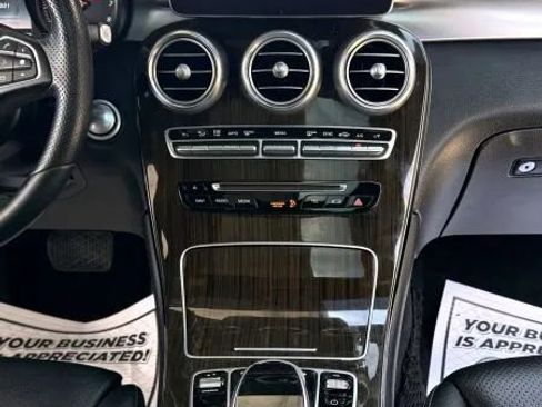Used 2018 Mercedes-Benz GLC 300 4MATIC image 32