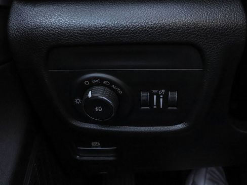 New 2025 Jeep Grand Cherokee Limited w/ Black Appearance Package image 27