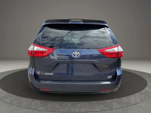 Used 2018 Toyota Sienna XLE AWD/4WD image 6