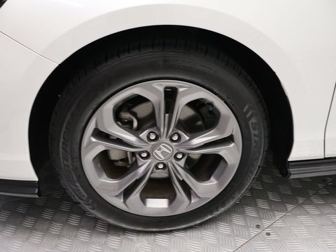 Used 2024 Honda Accord EX image 4