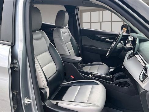 Used 2024 Chevrolet TrailBlazer LT w/ LT Cold Weather Package FWD image 27