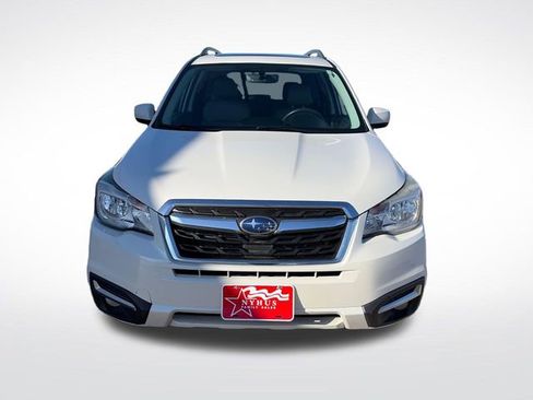 Used 2017 Subaru Forester 2.5i Limited AWD/4WD image 2