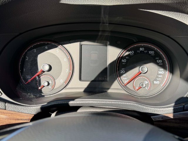 Certified 2022 Volkswagen Passat 2.0T FWD image 25