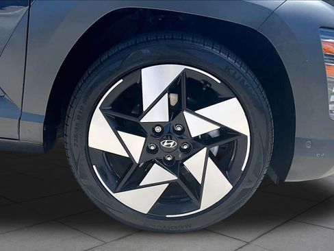 Used 2024 Hyundai Kona Limited FWD image 10