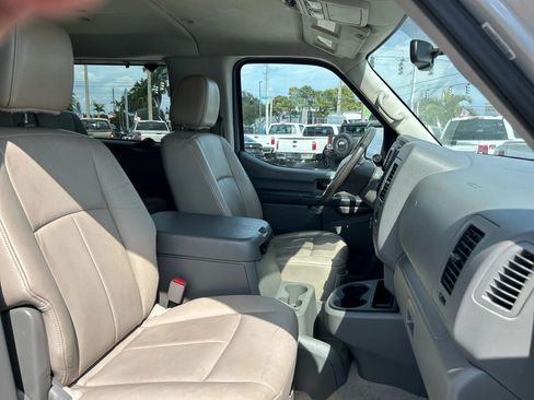 Used 2017 Nissan NV 3500 SL image 19