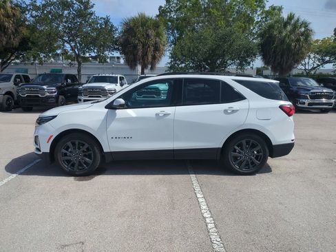 Used 2022 Chevrolet Equinox RS w/ Infotainment Package AWD/4WD image 9