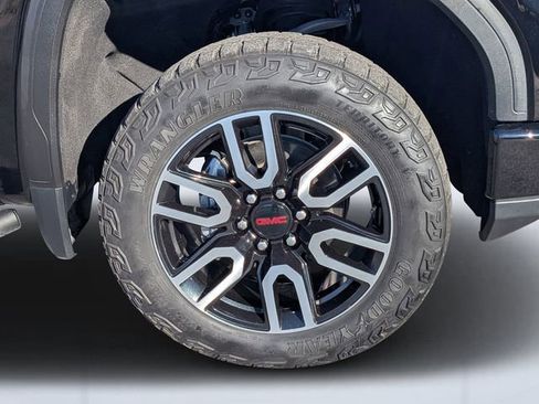 Used 2023 GMC Sierra 1500 AT4 w/ AT4 Premium Package image 9