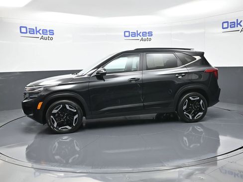 Certified 2024 Kia Seltos SX w/ SX Sunroof Package image 5