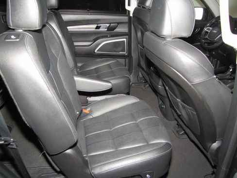 Used 2022 Kia Telluride EX w/ EX Premium Package image 19