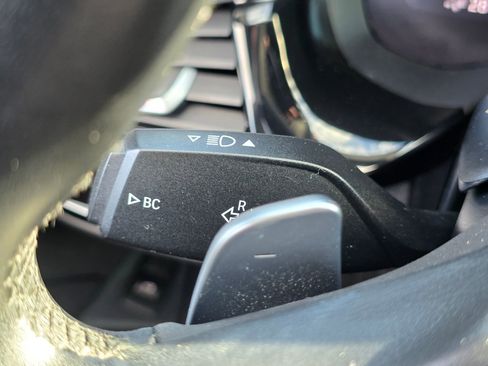 Used 2020 BMW 530e w/ Premium Package image 35