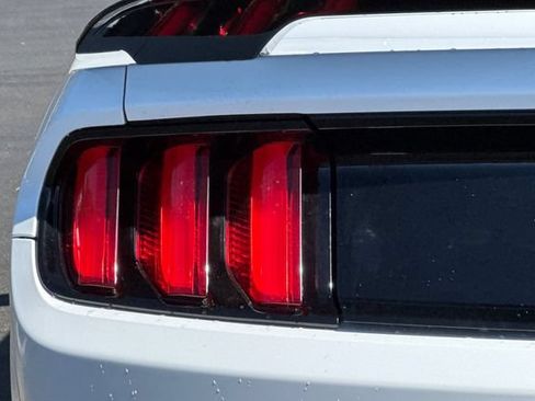 Used 2016 Ford Mustang Shelby GT350 w/ Technology Package RWD image 47