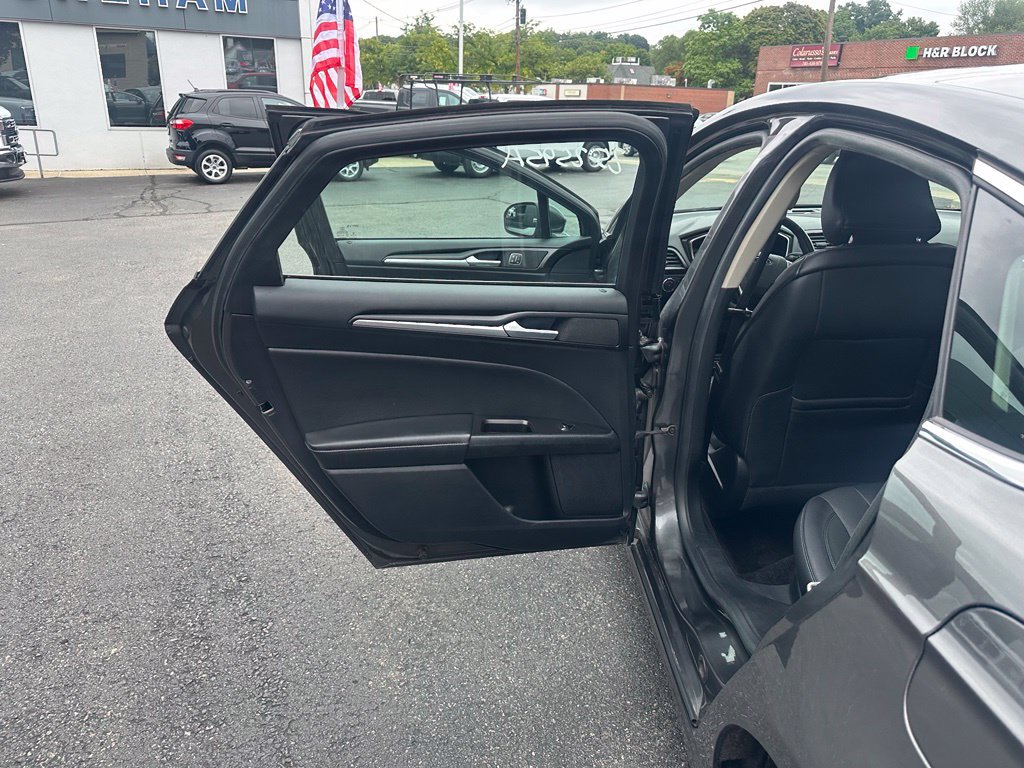 Used 2018 Ford Fusion Titanium AWD/4WD image 12