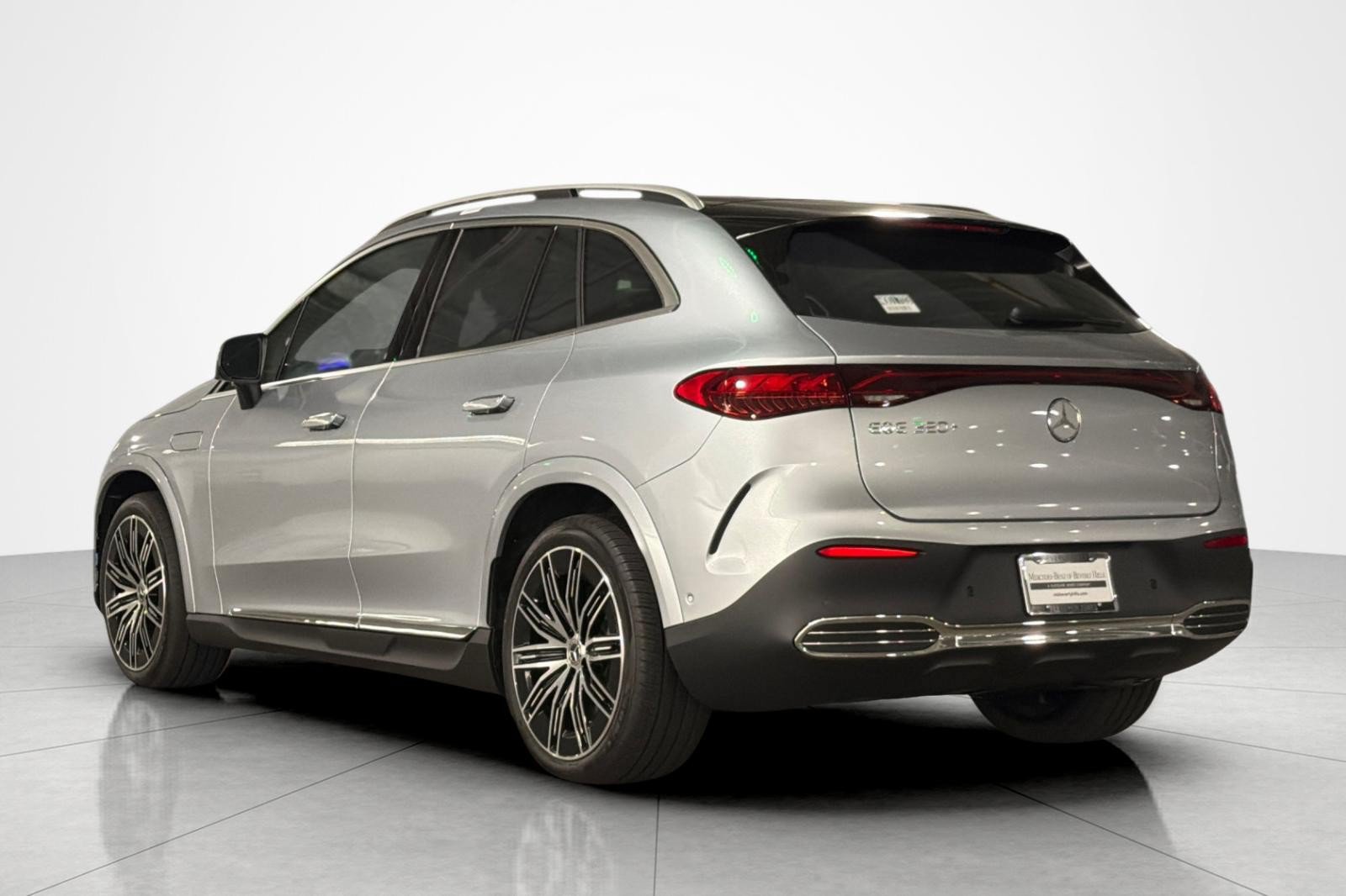 New 2027 Mercedes-Benz EQE 320+ SUV image 3