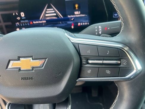 Used 2025 Chevrolet Traverse LT FWD image 27