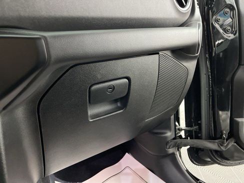 Used 2021 Jeep Wrangler Unlimited Sahara image 29