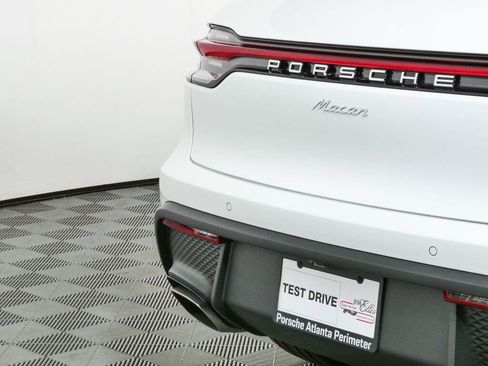 Used 2026 Porsche Macan Turbo AWD/4WD image 38