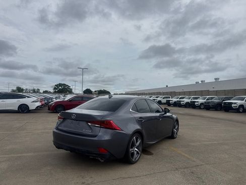 Used 2017 Lexus IS 200t w/ Premium Package RWD image 21