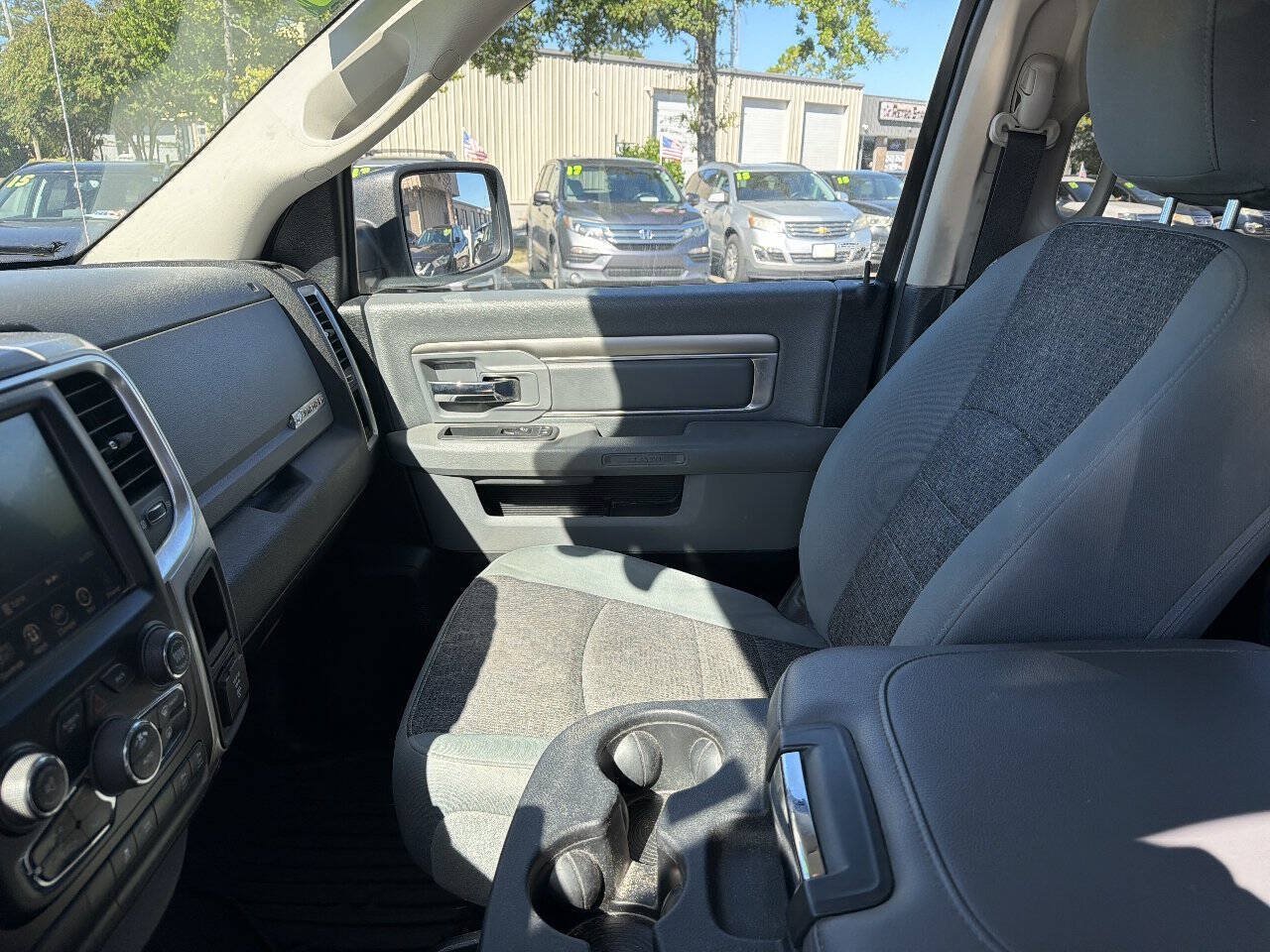 Used 2017 RAM 1500 Big Horn RWD image 11