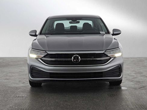 Used 2024 Volkswagen Jetta SE FWD image 8