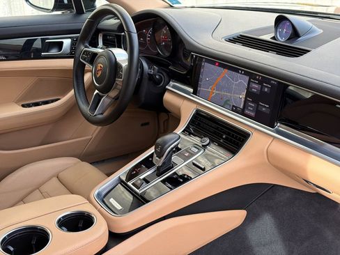 Used 2018 Porsche Panamera 4 w/ Premium Package Plus image 10