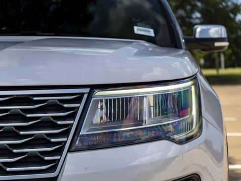 Used 2018 Ford Explorer Platinum AWD/4WD image 11