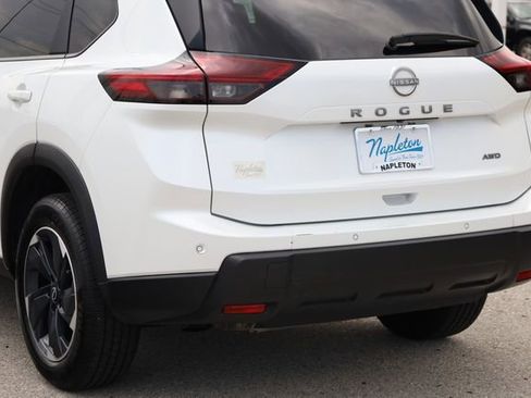 Used 2025 Nissan Rogue SV image 7