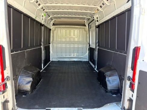 Used 2023 RAM ProMaster 2500 FWD image 14