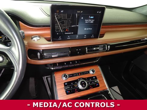 Used 2020 Lincoln Aviator Reserve w/ Class IV Trailer Tow Package image 17