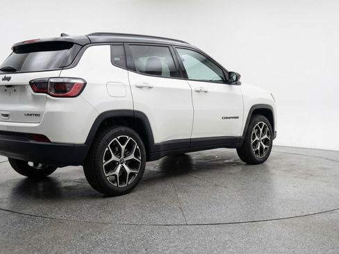 Used 2025 Jeep Compass Limited AWD/4WD image 9