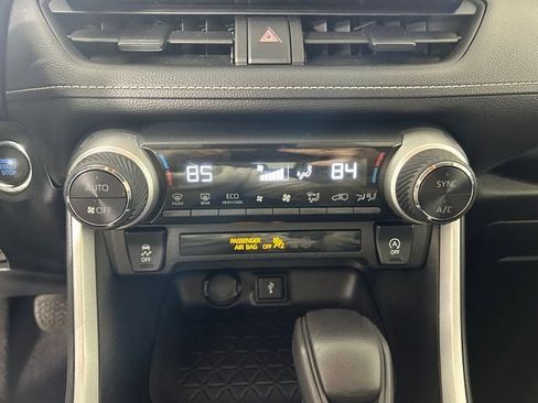 Used 2021 Toyota RAV4 XLE AWD/4WD image 24