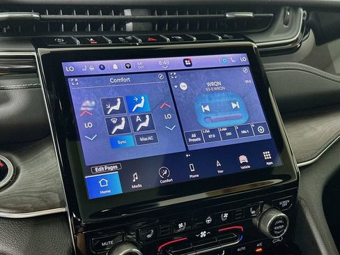 Certified 2023 Jeep Grand Cherokee Overland w/ Luxury Tech Group IV AWD/4WD image 25