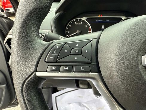 Used 2024 Nissan Altima 2.5 SV image 15