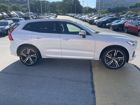 Used 2019 Volvo XC60 T5 R-Design AWD/4WD image 7