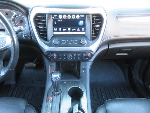 Used 2019 GMC Acadia SLT image 16