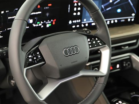 New 2025 Audi Q5 Prestige image 16