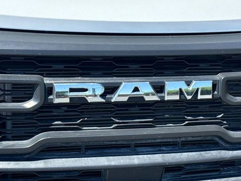 Used 2025 RAM ProMaster 2500 w/ Convenience Group FWD image 7